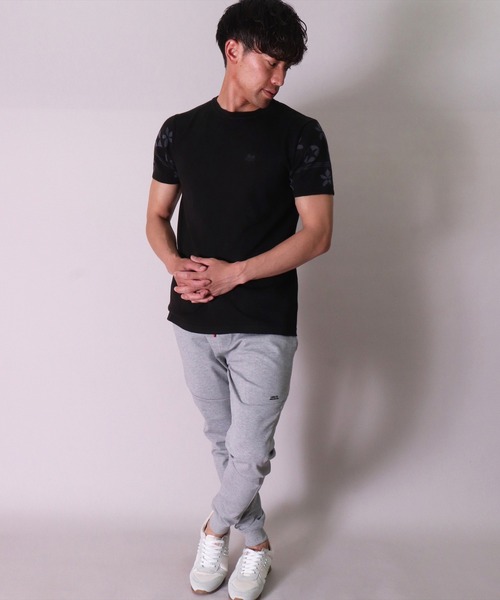 LUXE/R（ラグジュ）の「【ユニセックス】【LUXE/R】モノグラム ニット Tシャツ(RMS)（Tシャツ/カットソー・メンズ・ブラック/グレー・MEDIUM/LARGE）」の6枚目の写真