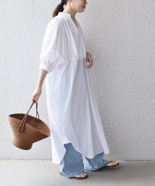 SHIPS(シップス)の「【SHIPS別注】Sohana:〈手洗い可能〉ピンタックワンピース◆(ワンピース・レディース・ホワイト/ライトグレー・ONE SIZE)」の15枚目の写真