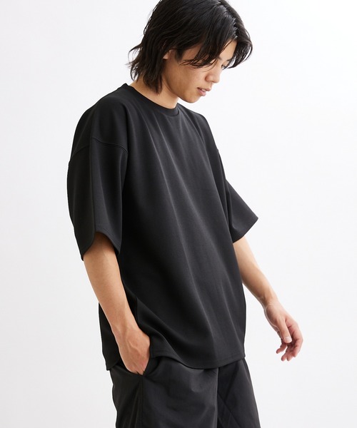 JOURNAL STANDARD（ジャーナルスタンダード）の「クレープ ウィーブ クルーネック Tシャツ（Tシャツ/カットソー・メンズ・ブラック/ベージュ/ネイビー/スミクロ・SMALL/MEDIUM/LARGE）」の2枚目の写真