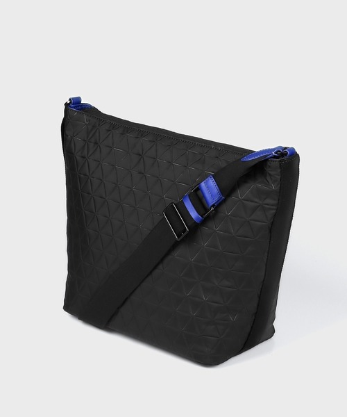 【Paul Smith】ショルダーバッグ ダイヤモンドエンボストラベル Paul Smith(ポールスミス)の「ダイヤモンドエンボストラベル