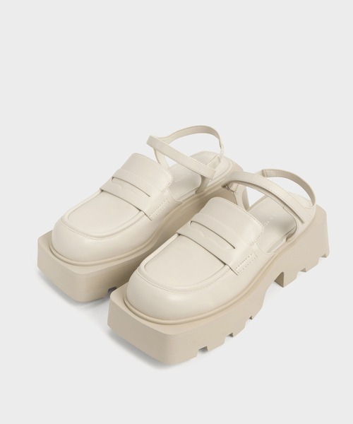 CHARLES & KEITH(チャールズ & キース)の「Sabra サブラ チャンキーローファーサンダル(ローファー・レディース・ブラック/オフホワイト・22.5cm/23cm/23.5cm/24.5cm/25cm/25.5cm)」の8枚目の写真