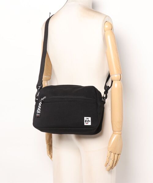 CHUMS（チャムス）の「【CHUMS/チャムス】 Small Trapezoid Shoulder Sweat（ショルダーバッグ・レディース・グリーン/その他1/その他2/その他3/ベージュ/グレー/ブラック・FREE）」の17枚目の写真