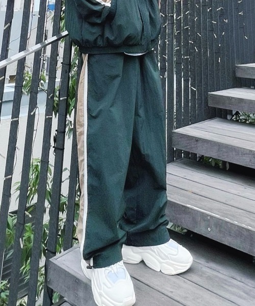 Figments(フィグメンツ)の「ラージトラックパンツ(その他パンツ・レディース・ブラック/グリーン/サックスブルー/パープル/グレー/ネイビー・SMALL/MEDIUM)」の3枚目の写真