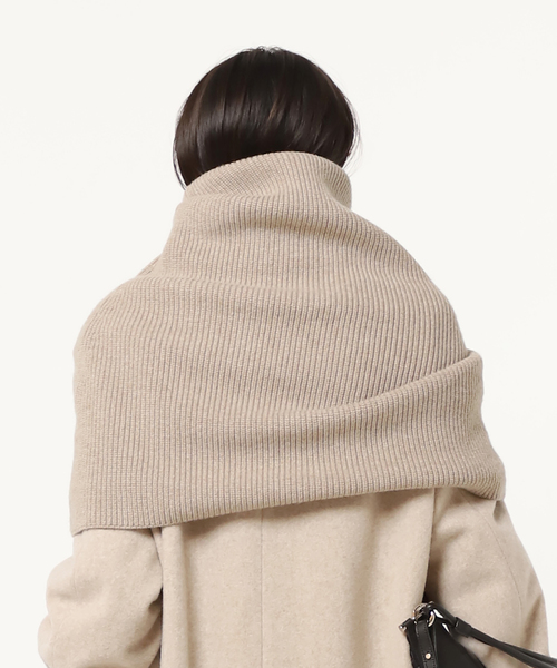 AP STUDIO(エーピーストゥディオ)の「リブニットケープ(マフラー・レディース・チャコールグレー/ベージュ・FREE)」の4枚目の写真