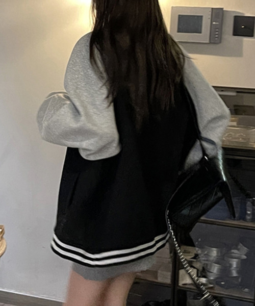 DAY CLOSET(デイ クローゼット)の「レディース ルーズシルエット刺繍ロゴスタジャン(スタジャン・レディース・ブラック/ネイビー・ONE SIZE)」の7枚目の写真