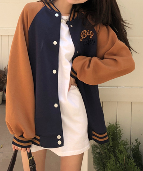 DAY CLOSET(デイ クローゼット)の「レディース ルーズシルエット刺繍ロゴスタジャン(スタジャン・レディース・ブラック/ネイビー・ONE SIZE)」の10枚目の写真