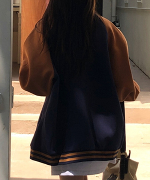 DAY CLOSET(デイ クローゼット)の「レディース ルーズシルエット刺繍ロゴスタジャン(スタジャン・レディース・ブラック/ネイビー・ONE SIZE)」の11枚目の写真