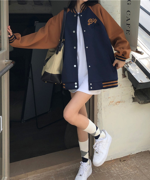 セール】レディース ルーズシルエット刺繍ロゴスタジャン