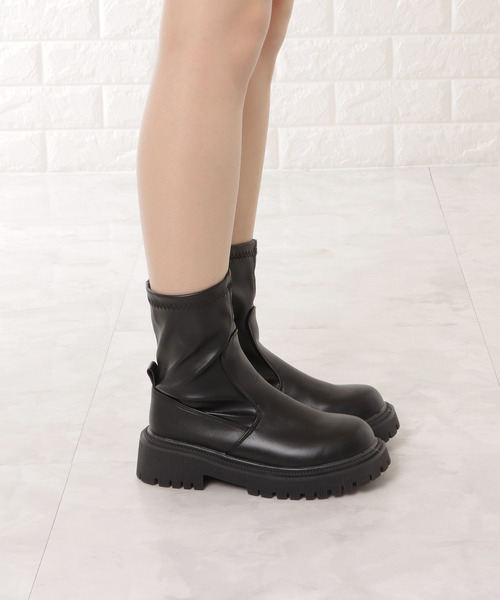 Lace Ladies（レースレディース）の「トラックソール厚底ショートブーツ（ブーツ・レディース・アイボリー/ブラック・23.5/24/ 25/23/24.5/22.5）」の17枚目の写真