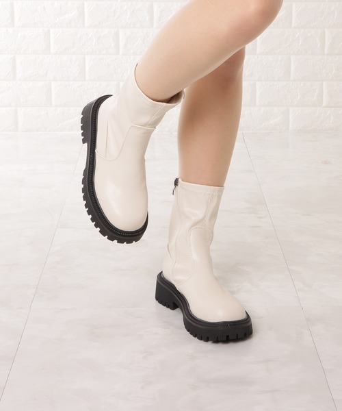 Lace Ladies（レースレディース）の「トラックソール厚底ショートブーツ（ブーツ・レディース・アイボリー/ブラック・23.5/24/ 25/23/24.5/22.5）」の21枚目の写真