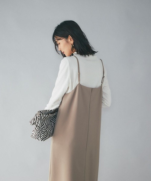 RIVE DROITE(リヴドロワ)の「レイヤードでシーズン問わず着回せる/ツイルキャミワンピース(ワンピース・レディース・ブラック/ベージュ・FREE)」の11枚目の写真