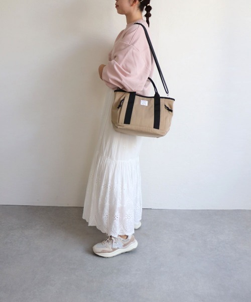 COLDE （コルデ）の「ファスナーポケット付き2wayナイロントートバッグ（トートバッグ・レディース・ブラック/グリーン/レオパード/ベージュ・FREE）」の7枚目の写真