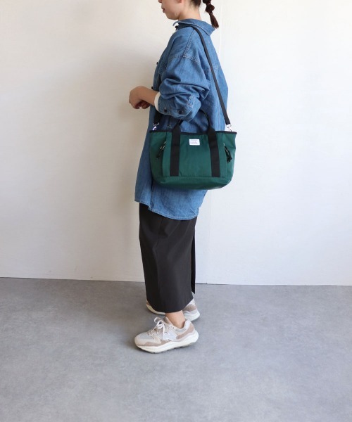 COLDE （コルデ）の「ファスナーポケット付き2wayナイロントートバッグ（トートバッグ・レディース・ブラック/グリーン/レオパード/ベージュ・FREE）」の12枚目の写真