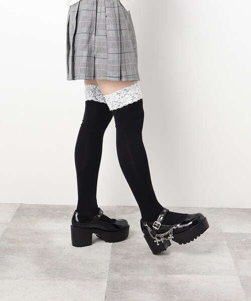 cs T&P(シーエスティーアンドピー)の「クロスチェーン付き厚底パンプス(パンプス・レディース・ブラック/ブラック系1/ネイビー系6/レッド系3・S/M/L/LL)」の5枚目の写真