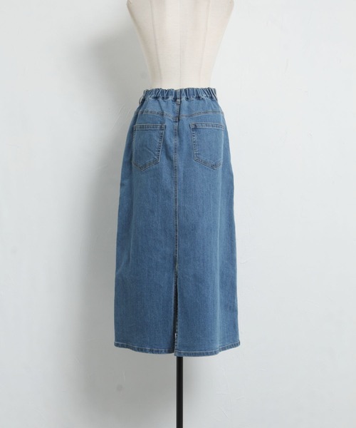 tocco closet（トッコ　クローゼット）の「ポケット付きパールモチーフ装飾デニムロングスカート（デニムスカート・レディース・ブラック/インディゴブルー/ネイビー・M）」の6枚目の写真