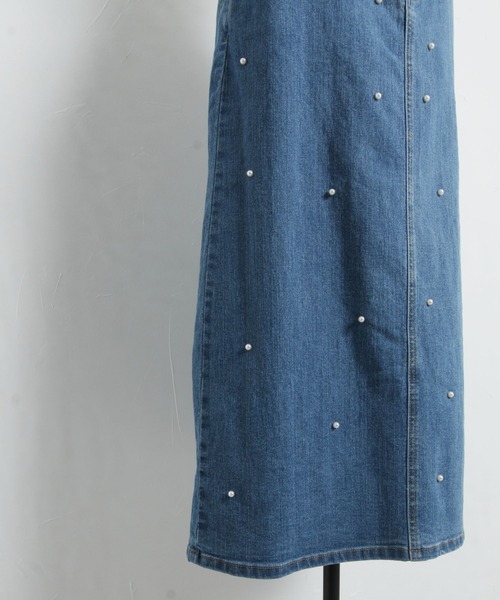 tocco closet（トッコ　クローゼット）の「ポケット付きパールモチーフ装飾デニムロングスカート（デニムスカート・レディース・ブラック/インディゴブルー/ネイビー・M）」の9枚目の写真