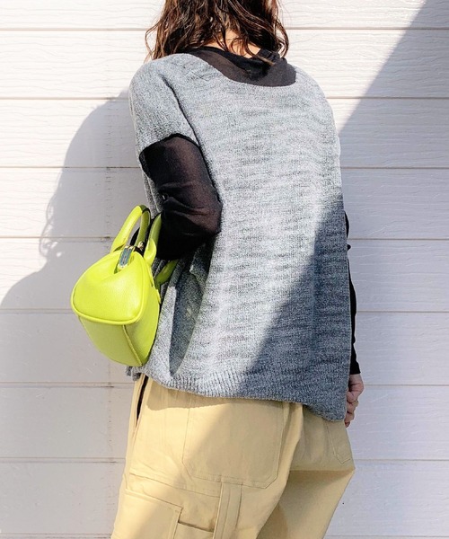 Q（キュー）の「ブークレーVネックベスト（ベスト・レディース・グレー/アイボリー・MEDIUM）」の7枚目の写真