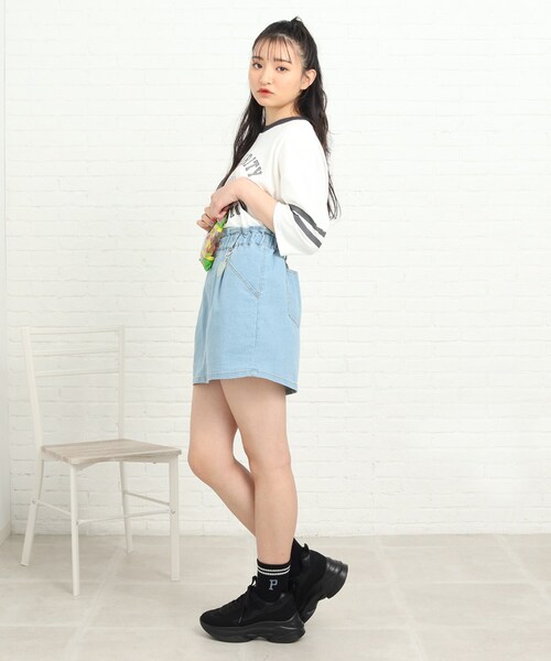 PINK-latte（ピンクラテ）の「◆【130cmサイズあり/キーホルダー付き/ウエスト調整可】ウエストタックスカート（スカート・キッズ・ブルー系8/ブルー系9/ベビーピンク/オフホワイト・15 /16/14/13）」の7枚目の写真