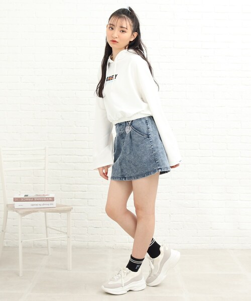 PINK-latte（ピンクラテ）の「◆【130cmサイズあり/キーホルダー付き/ウエスト調整可】ウエストタックスカート（スカート・キッズ・ブルー系8/ブルー系9/ベビーピンク/オフホワイト・15 /16/14/13）」の19枚目の写真