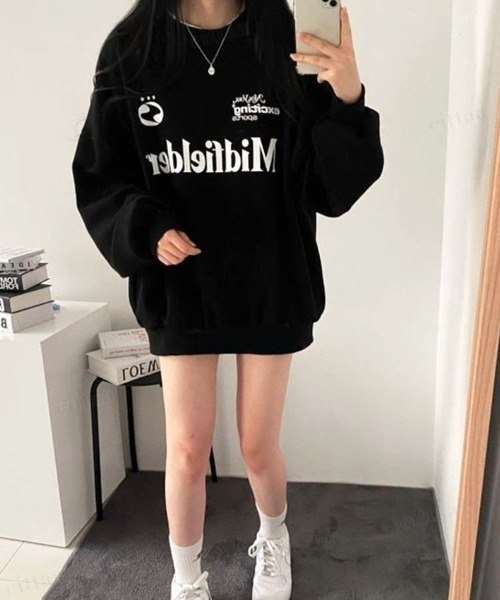 Dalfwin（ダールフィン）の「Midfielderプリントオーバーサイズスポーツウェア風スウェットトレーナー（スウェット・レディース・チャコールグレー/ブラック/グレー系その他・FREE）」の9枚目の写真