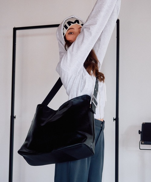 BLONDEY（ブロンディ）の「BIGショルダーバッグ（ショルダーバッグ・レディース・ブラック・FREE）」の17枚目の写真