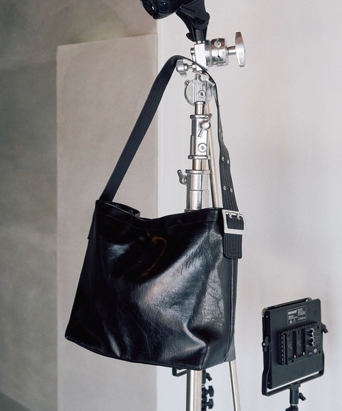 BLONDEY（ブロンディ）の「BIGショルダーバッグ（ショルダーバッグ・レディース・ブラック・FREE）」の20枚目の写真