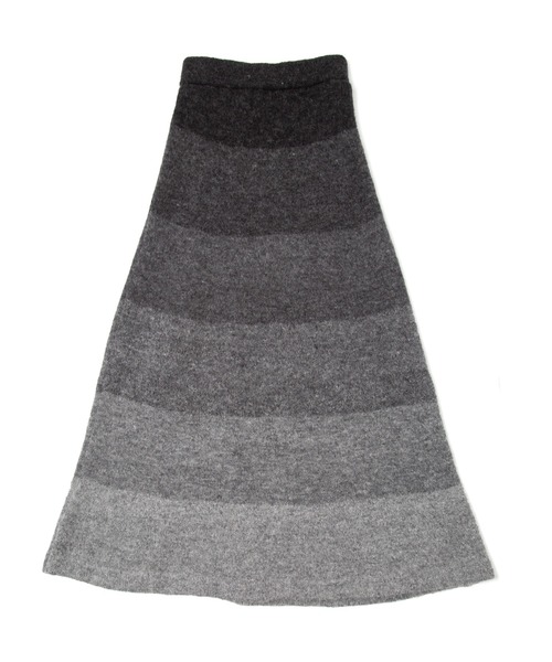 UNDECORATED（アンデコレイテッド）の「UNDECORATED アンデコレイテッド / Baby Alpaca Gradation Knit Skirt ベイビーアルパカ グラデーションニットスカート / UDF23406（スカート・レディース・ブラック/キャメル・0）」の2枚目の写真