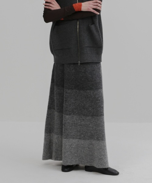 UNDECORATED（アンデコレイテッド）の「UNDECORATED アンデコレイテッド / Baby Alpaca Gradation Knit Skirt ベイビーアルパカ グラデーションニットスカート / UDF23406（スカート・レディース・ブラック/キャメル・0）」の5枚目の写真