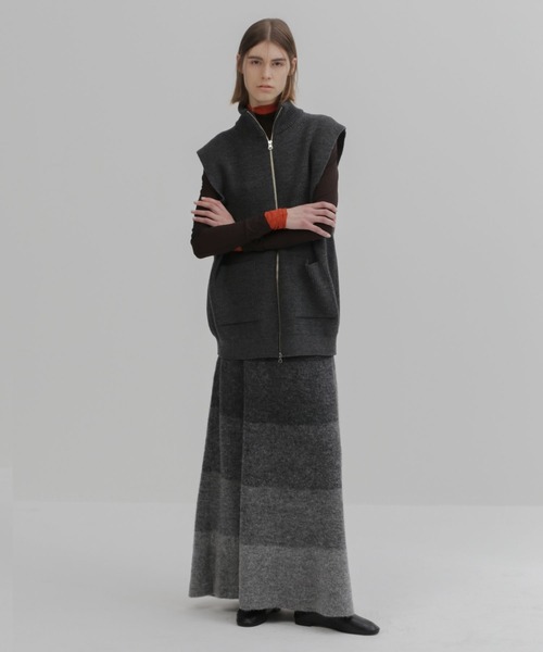 UNDECORATED（アンデコレイテッド）の「UNDECORATED アンデコレイテッド / Baby Alpaca Gradation Knit Skirt ベイビーアルパカ グラデーションニットスカート / UDF23406（スカート・レディース・ブラック/キャメル・0）」の4枚目の写真