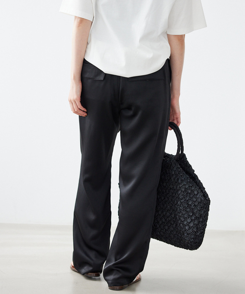 IENA（イエナ）の「《追加》アセテートライク ベイカーパンツ（その他パンツ・レディース・アイボリー/ブラック・36/34/38）」の11枚目の写真