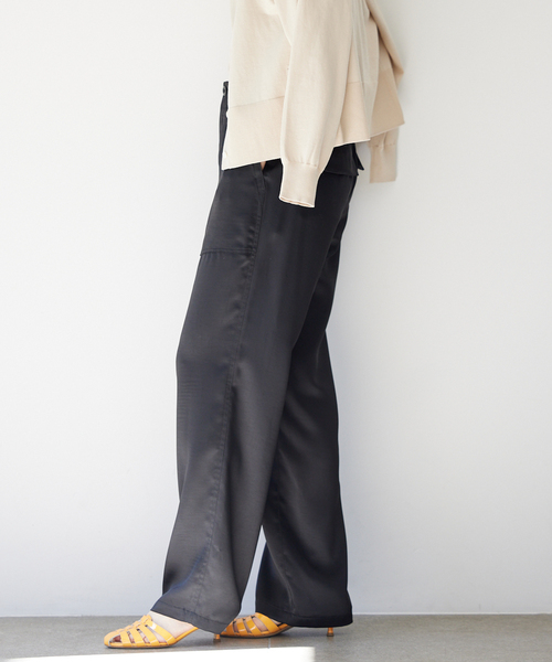 IENA（イエナ）の「《追加》アセテートライク ベイカーパンツ（その他パンツ・レディース・アイボリー/ブラック・36/34/38）」の17枚目の写真