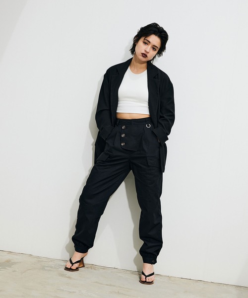 Maisones.(メゾネス)の「Button flap Trousers | ボタンフラップ パンツ(カーゴパンツ・レディース・ピンク/オフホワイト/ブラック・1/2)」の15枚目の写真