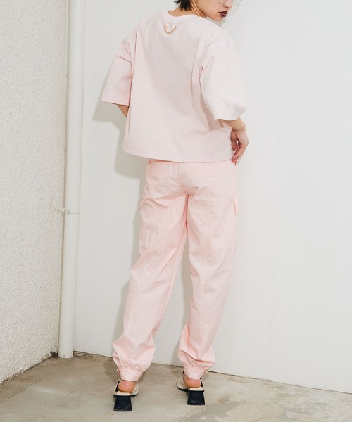Maisones.(メゾネス)の「Button flap Trousers | ボタンフラップ パンツ(カーゴパンツ・レディース・ピンク/オフホワイト/ブラック・1/2)」の13枚目の写真