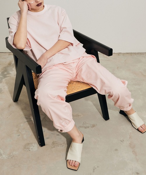 Maisones.(メゾネス)の「Button flap Trousers | ボタンフラップ パンツ(カーゴパンツ・レディース・ピンク/オフホワイト/ブラック・1/2)」の10枚目の写真