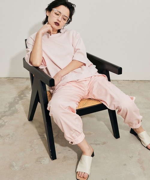 Maisones.(メゾネス)の「Button flap Trousers | ボタンフラップ パンツ(カーゴパンツ・レディース・ピンク/オフホワイト/ブラック・1/2)」の20枚目の写真