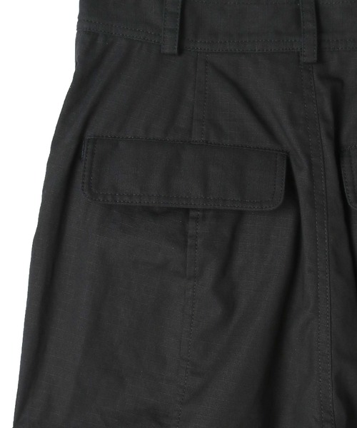 Maisones.(メゾネス)の「Button flap Trousers | ボタンフラップ パンツ(カーゴパンツ・レディース・ピンク/オフホワイト/ブラック・1/2)」の21枚目の写真