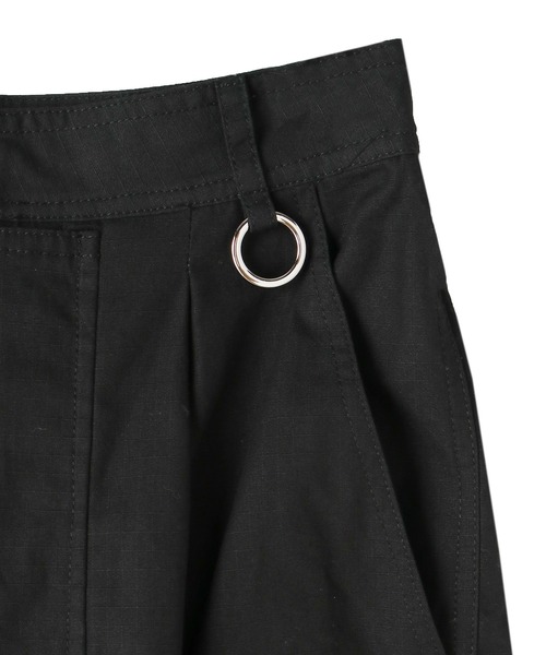 Maisones.(メゾネス)の「Button flap Trousers | ボタンフラップ パンツ(カーゴパンツ・レディース・ピンク/オフホワイト/ブラック・1/2)」の22枚目の写真