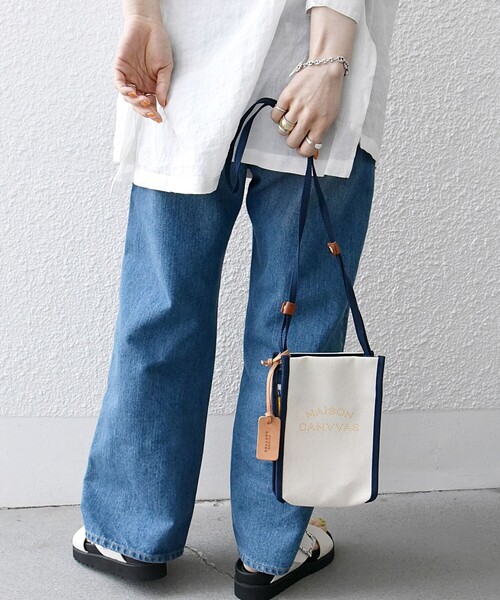 MAISON CANVVAS（メゾンキャンバス）の「MAISON CANVVAS: キャンバス マルチ モバイル ショルダー バッグ（ショルダーバッグ・レディース・ブラック/オフホワイト・ONE SIZE）」の2枚目の写真