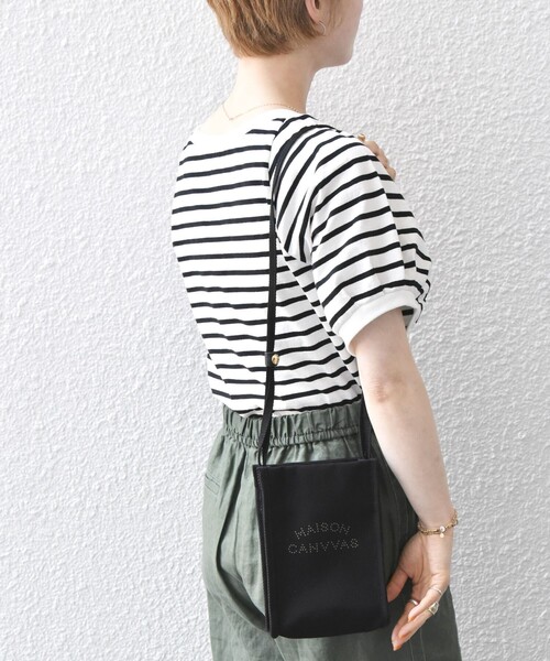 MAISON CANVVAS（メゾンキャンバス）の「MAISON CANVVAS: キャンバス マルチ モバイル ショルダー バッグ（ショルダーバッグ・レディース・ブラック/オフホワイト・ONE SIZE）」の19枚目の写真