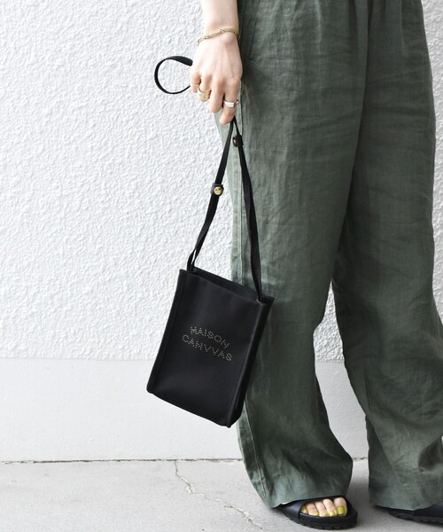 MAISON CANVVAS（メゾンキャンバス）の「MAISON CANVVAS: キャンバス マルチ モバイル ショルダー バッグ（ショルダーバッグ・レディース・ブラック/オフホワイト・ONE SIZE）」の18枚目の写真