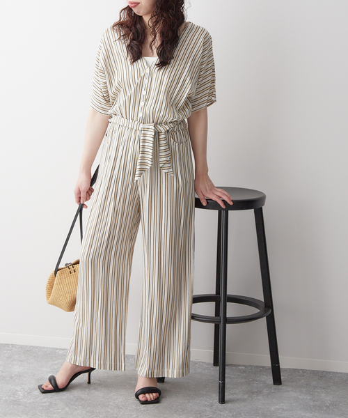 journal standard L'essage(ジャーナルスタンダードレサージュ)の「【LUSANA / ルサーナ】jen jumpsuit:ジャンプスーツ(つなぎ/オールインワン・レディース・ブラック系その他/アイボリー・SMALL)」の2枚目の写真