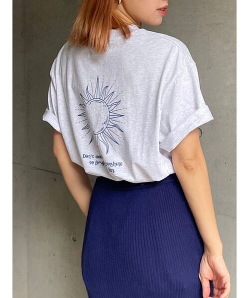 EVRIS（エヴリス）の「SUNNY GRAPHIC BIG Tシャツ（Tシャツ/カットソー・レディース・ブラック/グレー/グリーン/ホワイト・FREE）」の3枚目の写真