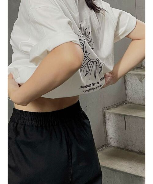 EVRIS（エヴリス）の「SUNNY GRAPHIC BIG Tシャツ（Tシャツ/カットソー・レディース・ブラック/グレー/グリーン/ホワイト・FREE）」の6枚目の写真