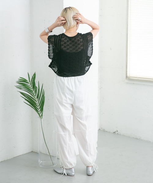 KBF（ケイビーエフ）の「クロシェニットベスト（ベスト・レディース・ブラック/ベージュ・ONE）」の3枚目の写真