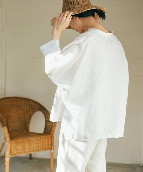 URBAN RESEARCH DOORS（アーバンリサーチドアーズ）の「リネンショルダーレーススキッパーブラウス（シャツ/ブラウス・レディース・ブラック/オフホワイト/モカ・MEDIUM）」の17枚目の写真