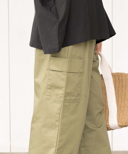 rps(アールピーエス)の「共ベルト付きカーゴワイドパンツ(カーゴパンツ・レディース・ライトカーキ/ベージュ/ブラック・フリー)」の13枚目の写真
