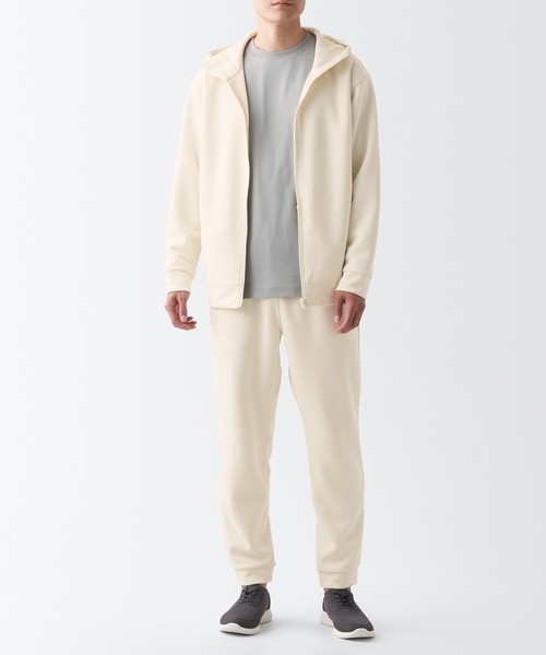無印良品(ムジルシリョウヒン)の「〔MUJI WALKER〕UVカット乾きやすいスウェットパンツ(スウェットパンツ・レディース・ネイビー/アイボリー/ブラック/グレー系1・XL/M/S/L)」の5枚目の写真