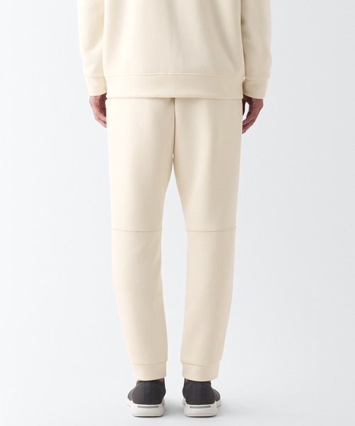 無印良品(ムジルシリョウヒン)の「〔MUJI WALKER〕UVカット乾きやすいスウェットパンツ(スウェットパンツ・レディース・ネイビー/アイボリー/ブラック/グレー系1・XL/M/S/L)」の7枚目の写真