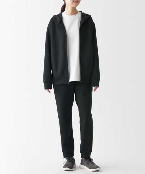 無印良品(ムジルシリョウヒン)の「〔MUJI WALKER〕UVカット乾きやすいスウェットパンツ(スウェットパンツ・レディース・ネイビー/アイボリー/ブラック/グレー系1・XL/M/S/L)」の18枚目の写真