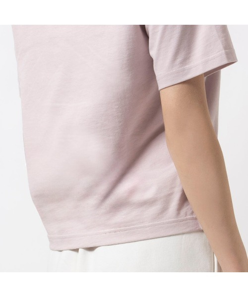 Reebok（リーボック）の「アーカイブ ロゴ Tシャツ / CL AE ARCHIVE SM LOGO TEE（Tシャツ/カットソー・レディース・ブラック/オフホワイト/ピンクベージュ・MEDIUM/LARGE/SMALL/XX-LARGE/X-LARGE）」の17枚目の写真